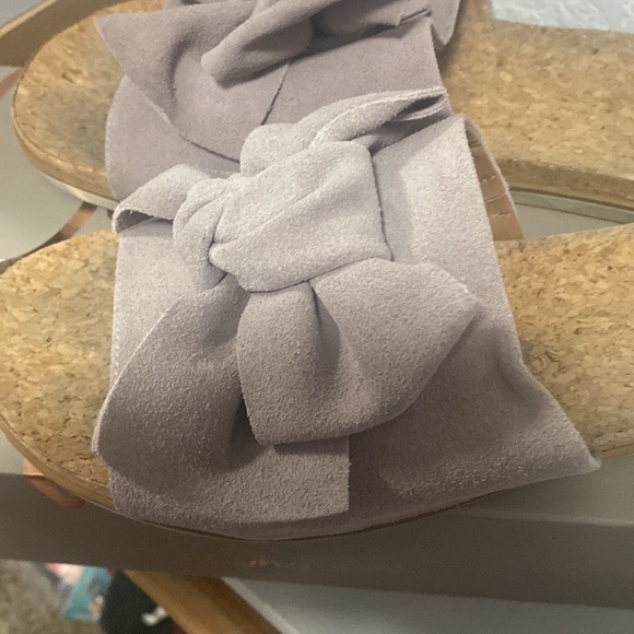 Women Sandals - Picture 2 of 5